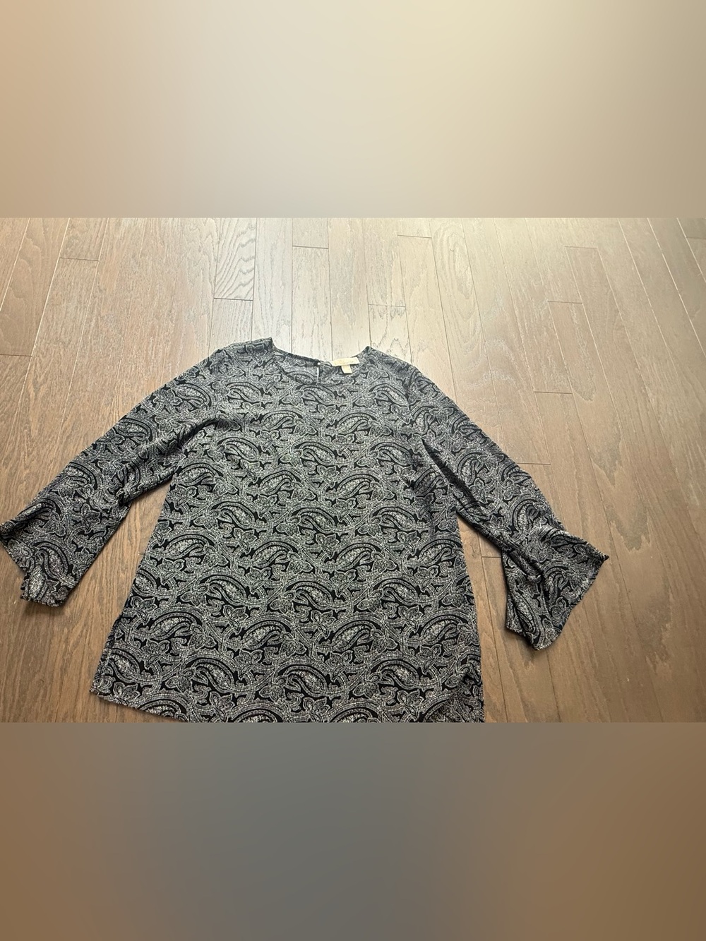 Michel Kors shirt blouse woman’s size large black white lightweight knit top